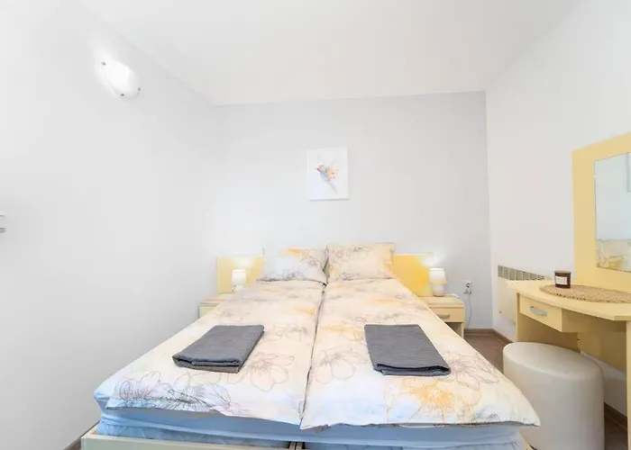 Snow Legend With Terrace Apartment